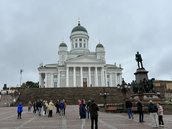 C’est mardi matin que nous découvrons cette cathédrale luthérienne d’Helsinki.