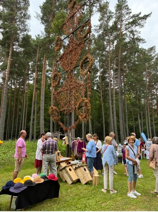 C’est vraiment la fête de village.