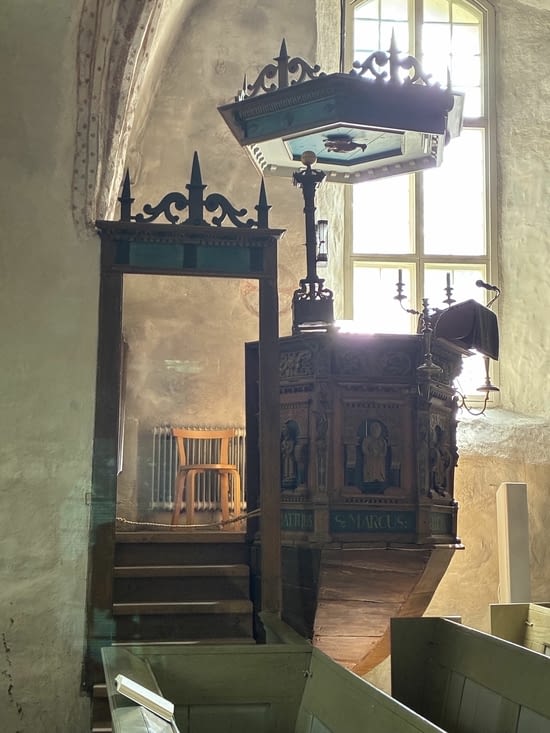 et également une magnifique chaire