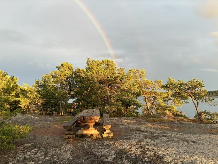 Fin de soirée, vue de la tente …