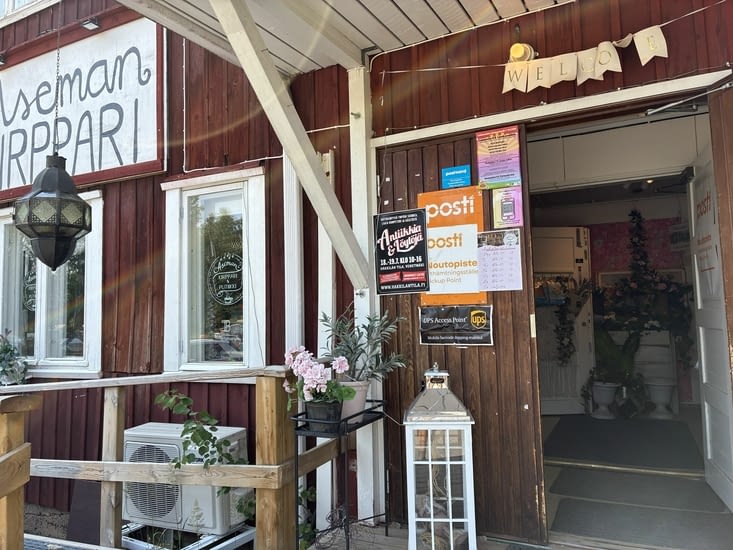 Et sur la route, en pleine campagne, nous rencontrons des échoppes improbables…