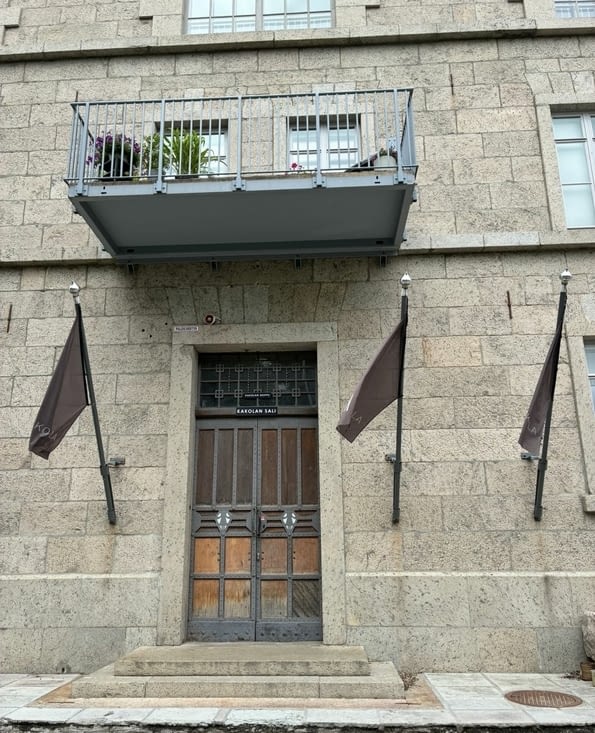 Ils y ont même installé un hôtel…