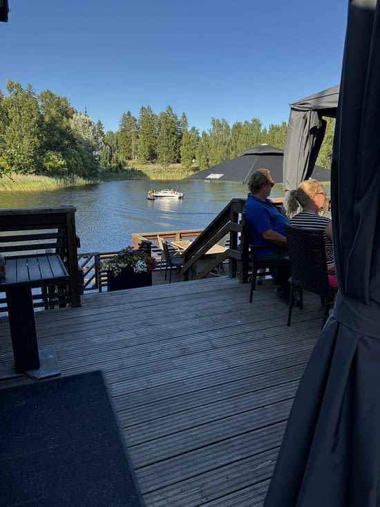 Après plus de 80 kms d’efforts, vers 18 h, nous sommes à Sulkava