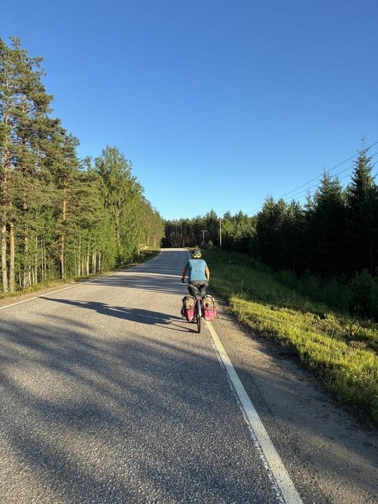 Rouler sous le soleil rasant du soir n’est pas désagréable.