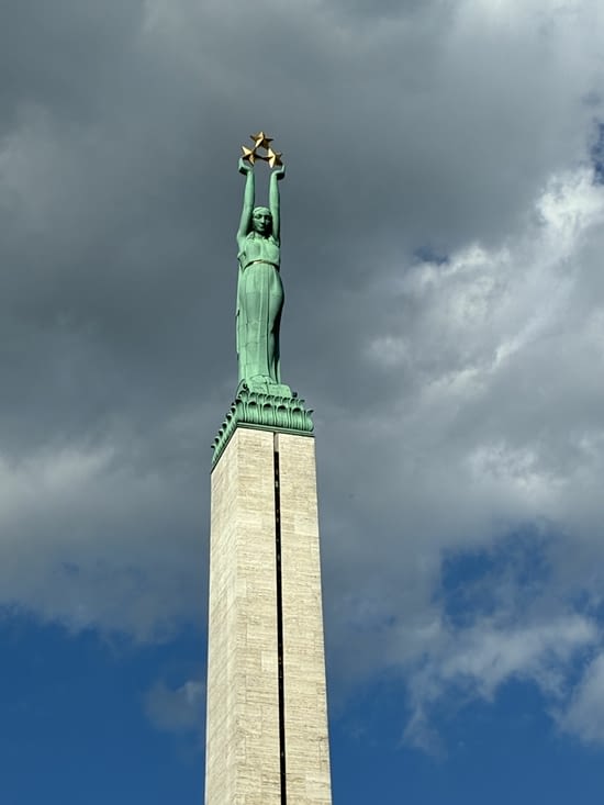 Le « Monument de la liberté », construit en 1935….