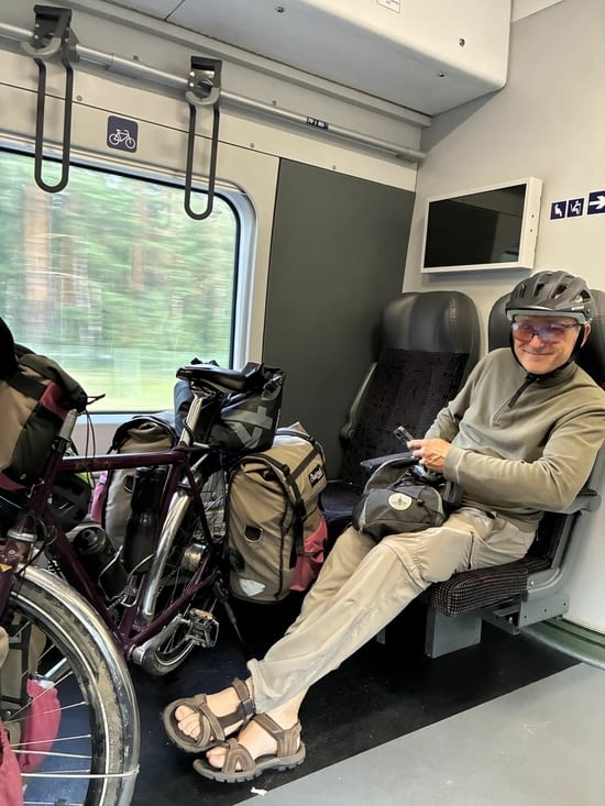 En quittant la ville cette fois par le train, jusqu’à Kaunas en Lituanie.
