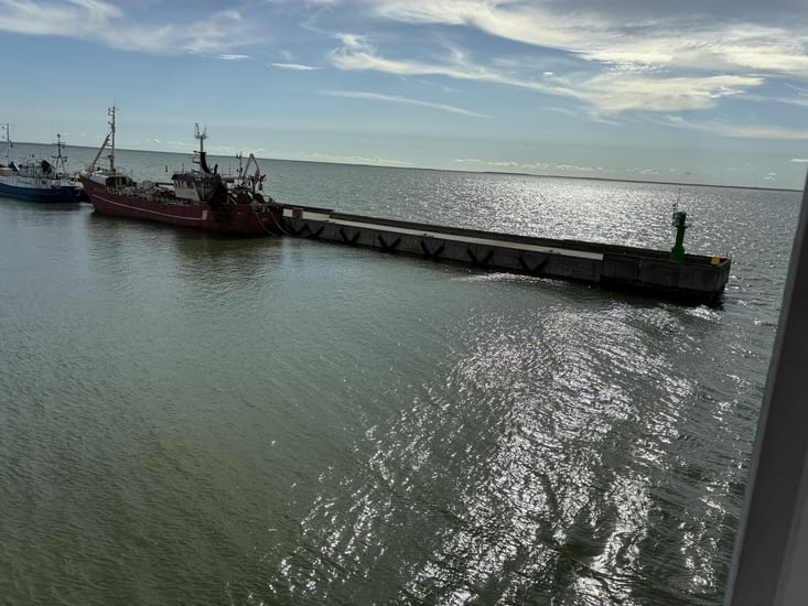 De retour à Haapsalu, nous quittons le dernier ferry du voyage vers 18 h