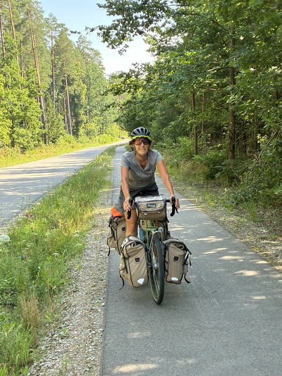 Avons-nous échangé nos vélos ? Non, mais Christine fait un test…