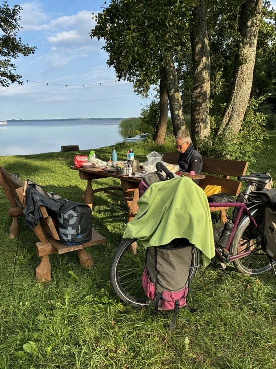 C’était la première nuit au bord des lacs Mazures.