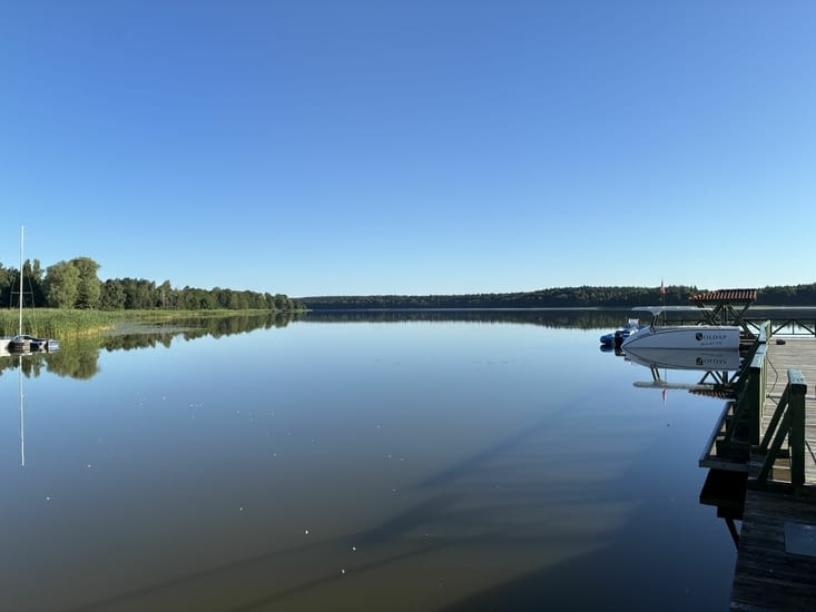 Où nous campons au bord d’un lac à Goldap …