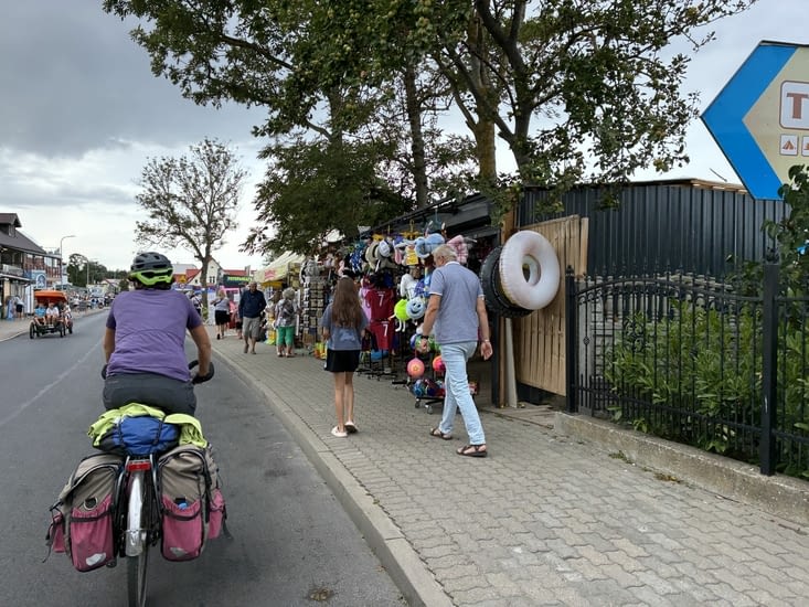 Mais toujours cette profusion de petites cités balnéaires