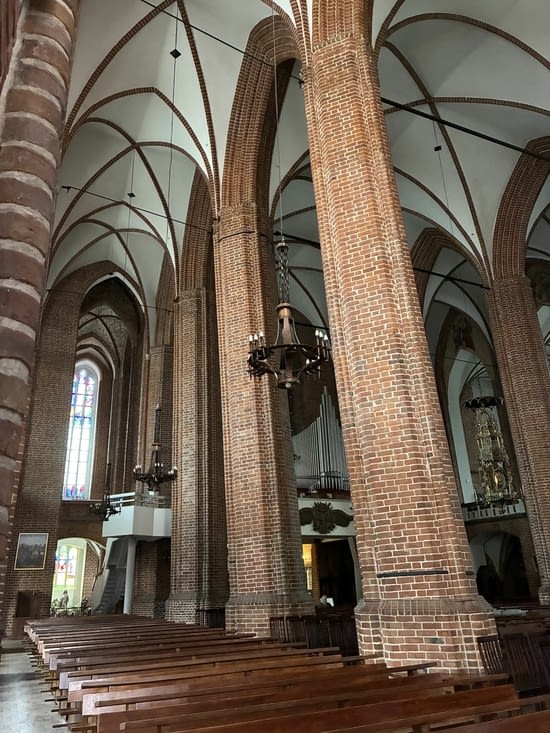 … elle complètement reconstruite après la guerre.