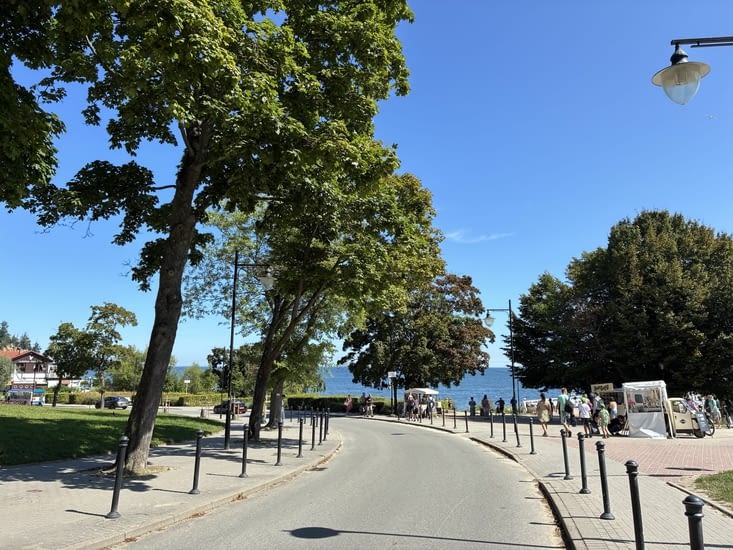 Nous nous éloignons du cœur de cette cité pour retrouver un peu de calme