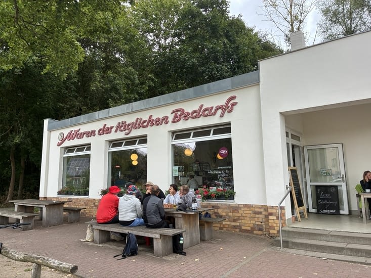 … qui se plaît à rappeler la DDR…