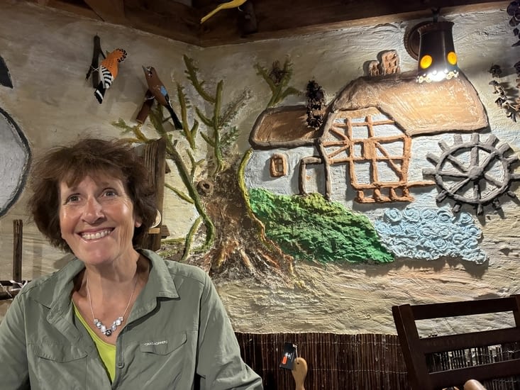 Le cadre du restaurant est d’ailleurs enjoué, aux couleurs de l’enfance.