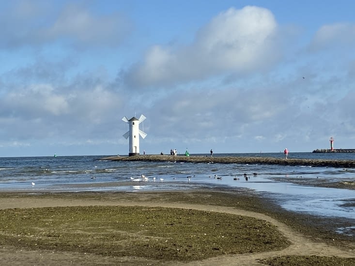 Jeudi matin 20 août. Nous allons une dernière fois au bord de la baltique, …