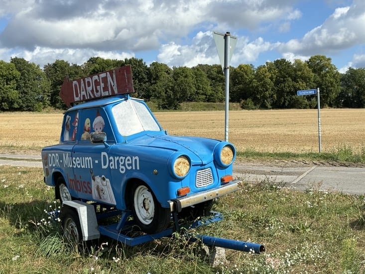 …. dont la Trabant nous rappelle très vite que c’était la DDR