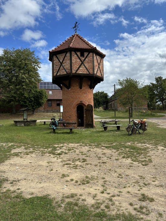 Un pigeonnier musée nous offre une nouvelle pause.