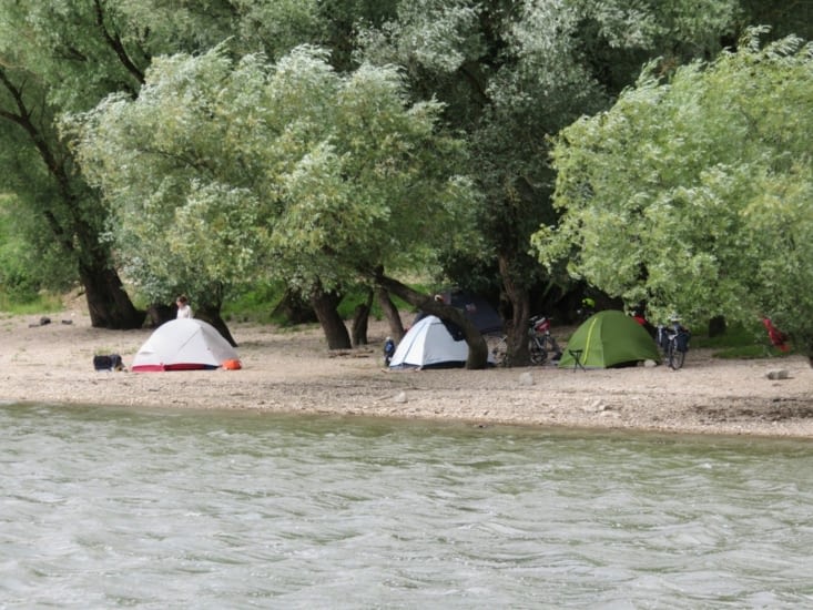 Camping sauvage au bord du Danube