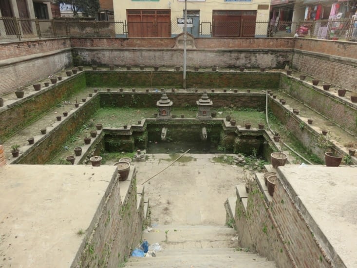 Une fontaine publique. J'ai pris la plus propre que j'ai trouvée