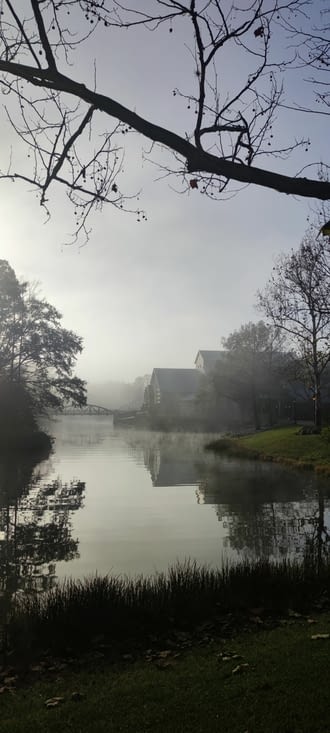 Hôtel au lever du jour
