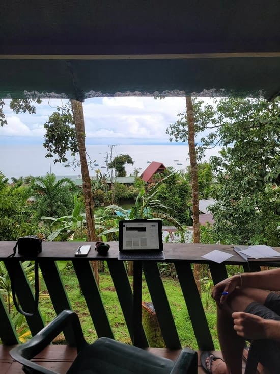 La vue depuis notre hostal à Bahia Drake