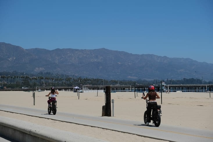 Ambiance sportive sur la balade de la Beach Santa Barbara