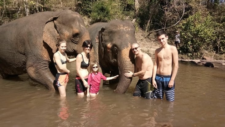 et hop, rinçage dans la rivière !