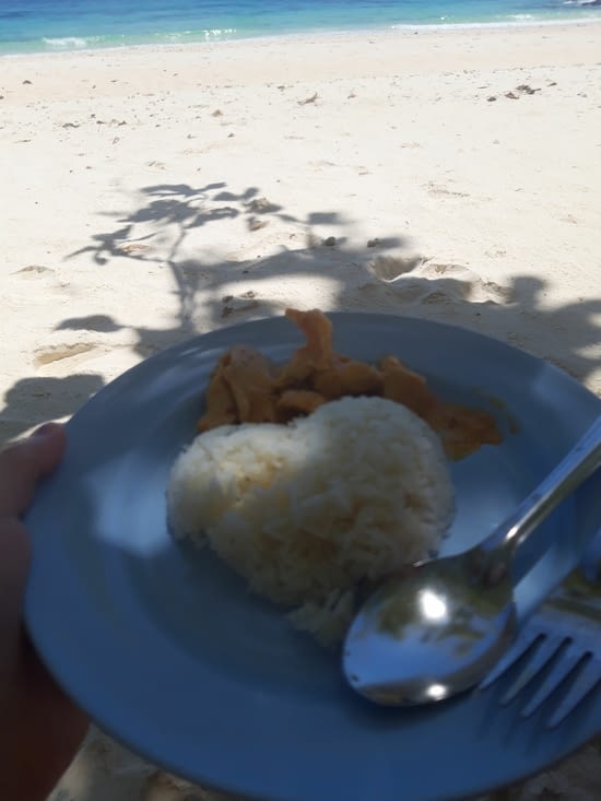 déjeuner sur la plage... la cuisine était top !