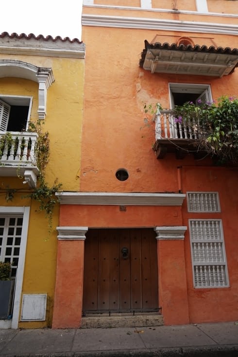 Portes et façades colorées