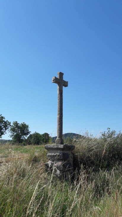 Une des nombreuses croix qui jalonnent les étapes