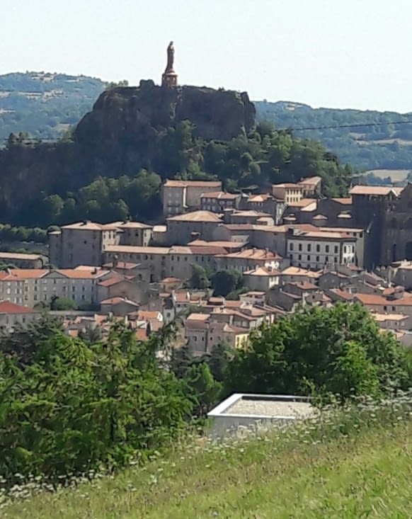 Vue du Puy depuis le depart du chemin