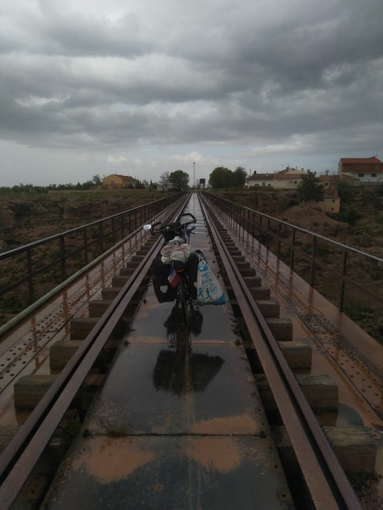 Un pont pour traverser une "Rambla"