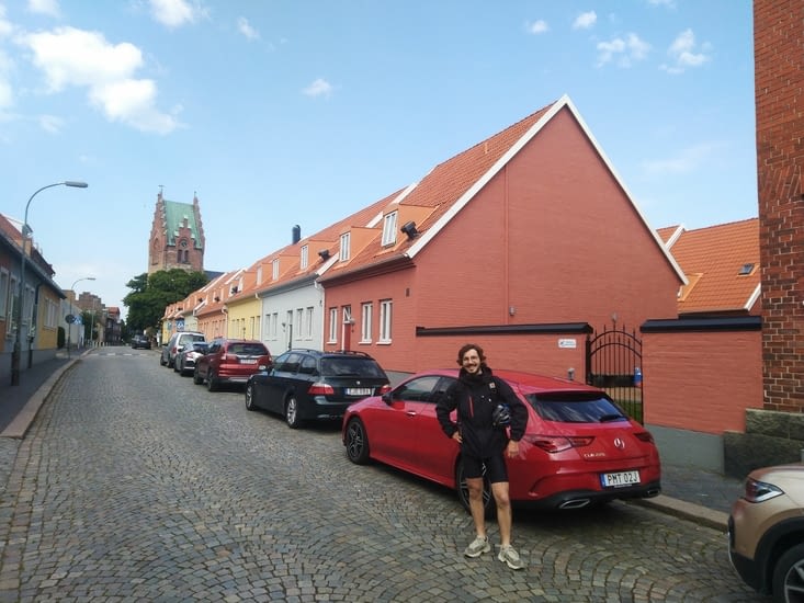 Paul qui pose dans les rues de Trelleborg