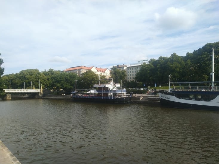 Le canal qui traverse Turku