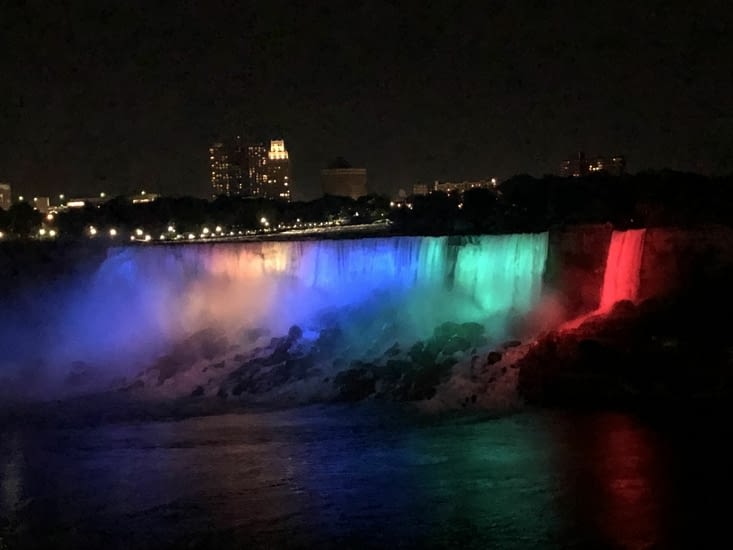 Chutes américaines de nuit