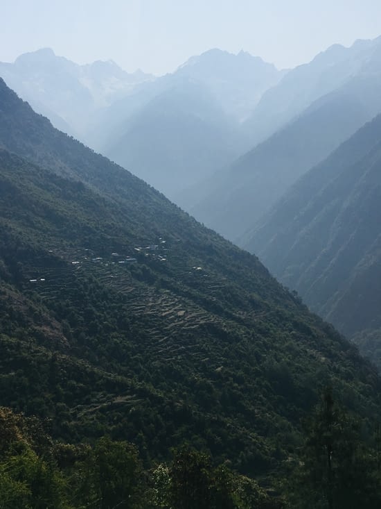 Sherpa Gaon, village accroché à sa montagne