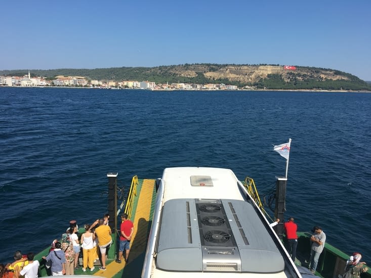 Passage du détroit des Dardanelles avec le bac à Çanakkale