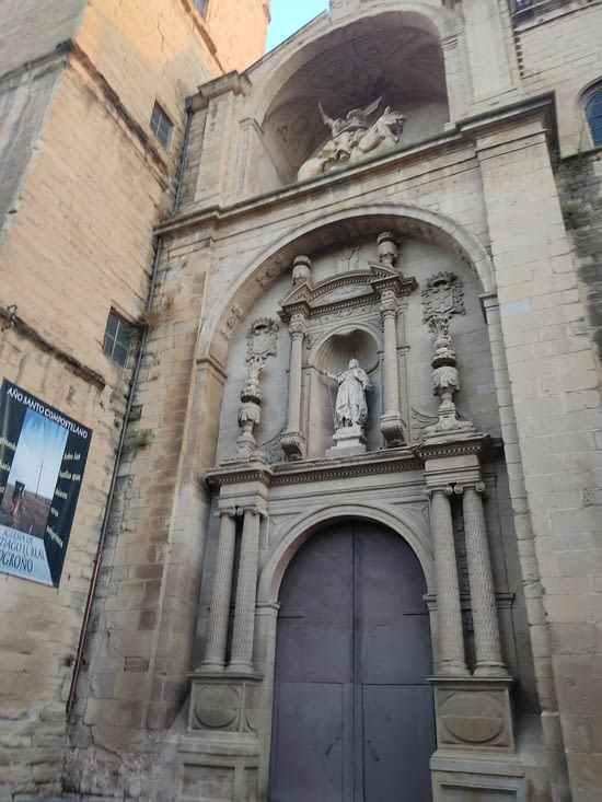 Les sculptures sont magnifiques (notamment celle du cheval en haut)