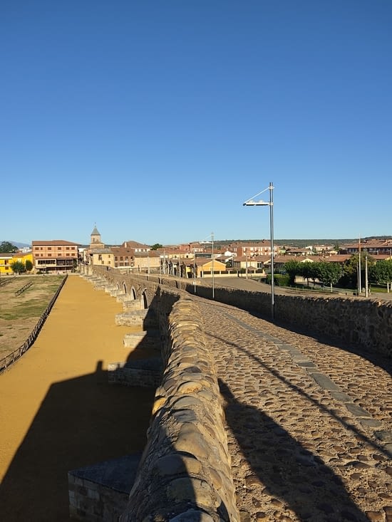 Il est lié à la légende de Don Quichotte (malheureusement les panneaux sont en espagnol...