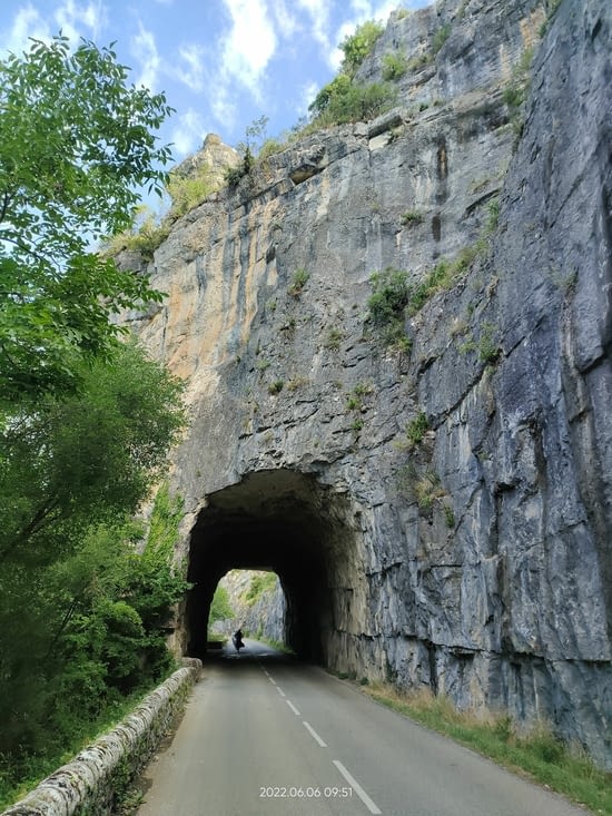L'arrivée sur Bouziès avant le pont