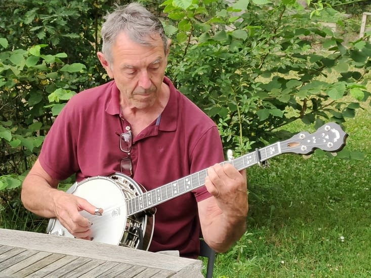 Nicolas et son banjo, chez lui c'est la fête tous les soirs