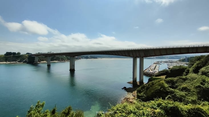 Près du grand pont que je traverserai demain