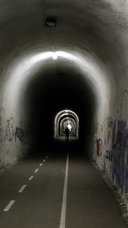 Tunnel pour piétons et cyclistes