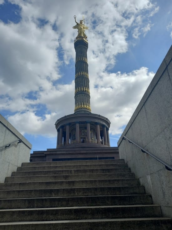 La statue de la victoire !
