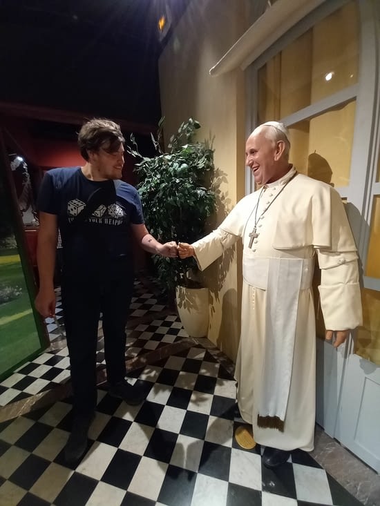 🤦‍♀️ Il a tchéck le pape