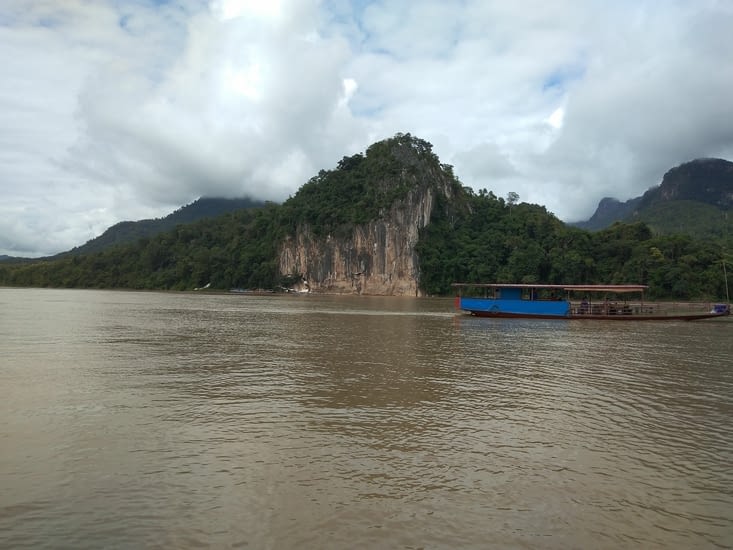 Les grottes sont en face!