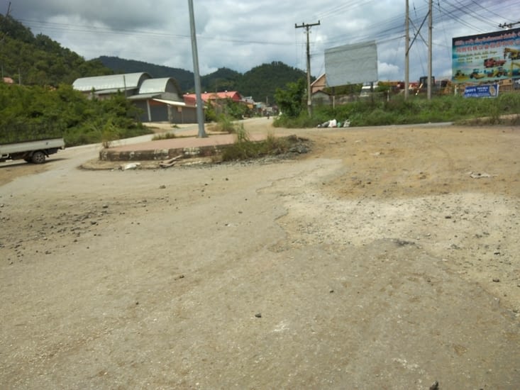Les routes sont en très mauvais état au laos
