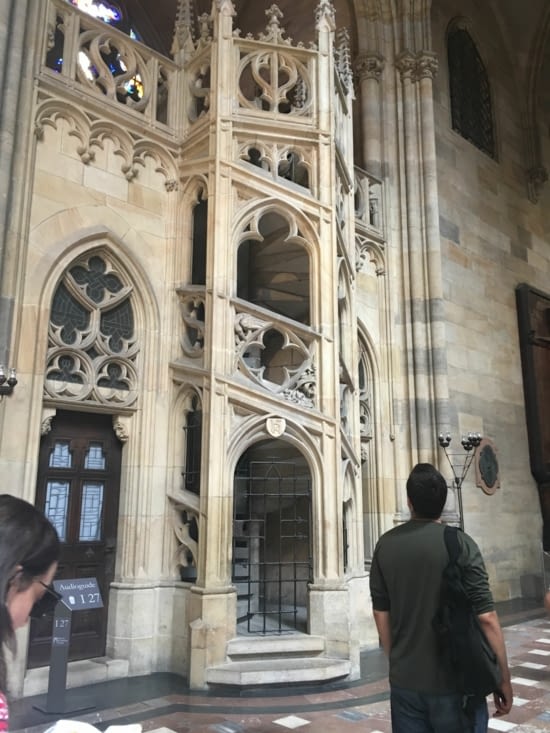 Escalier intérieur cathedrale