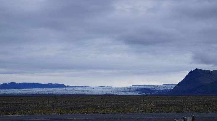 Svínafellsjökull, une autre langue glacière recouverte de poussière